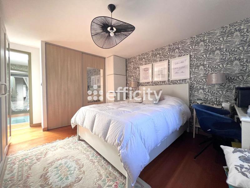 Maison - 186 m² - 7 pièces