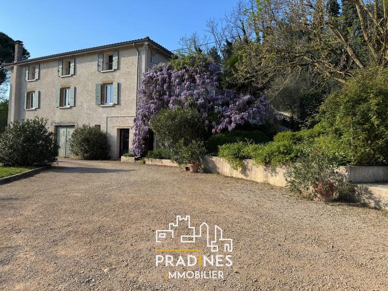 Maison ancienne - 308 m² - 10 pièces