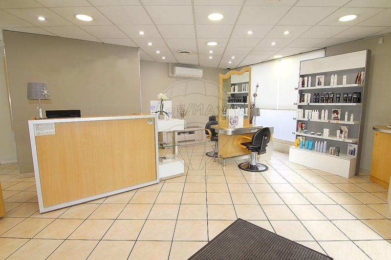 Magasins - 132 m² - 5 pièces