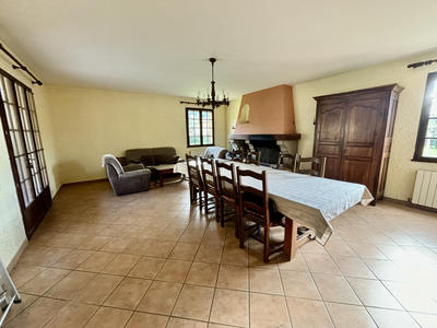 Maison - 167 m² - 8 pièces