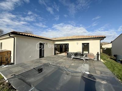 Maison - 97 m² - 4 pièces