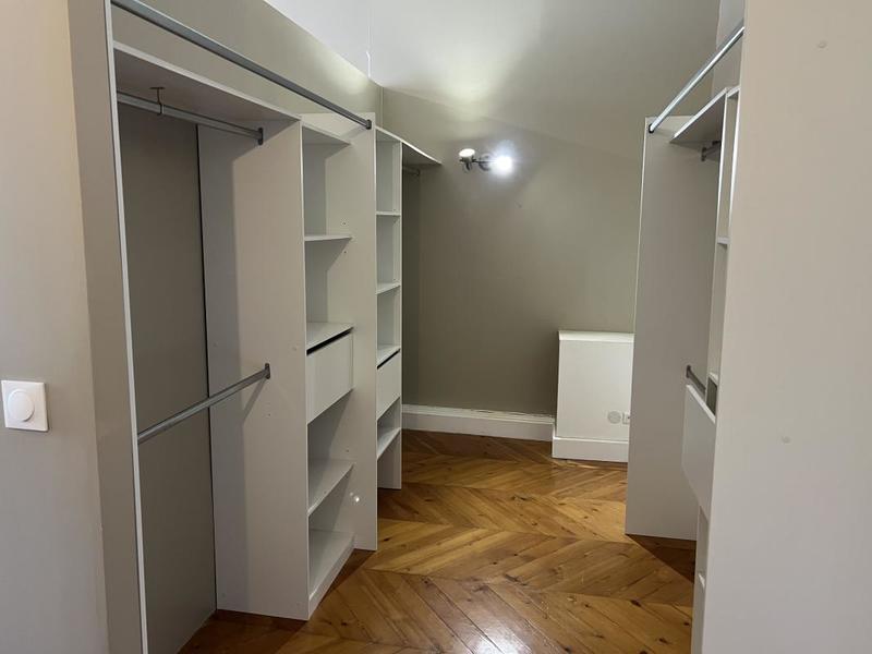 Appartement - 215 m² - 5 pièces