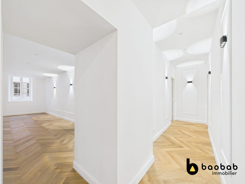 Appartement - 238 m² - 6 pièces