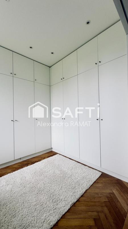 Maison - 300 m² - 8 pièces