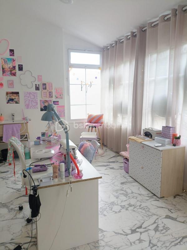 Local commercial - 226 m² - 10 pièces