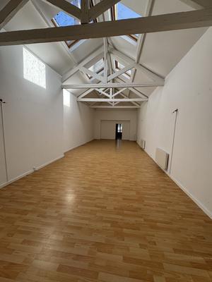 Loft - 108 m² - 3 pièces