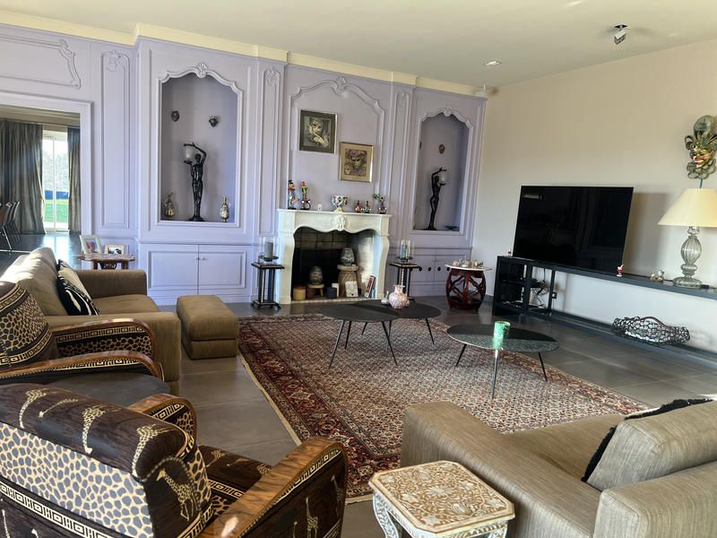 Maison - 680 m² - 19 pièces