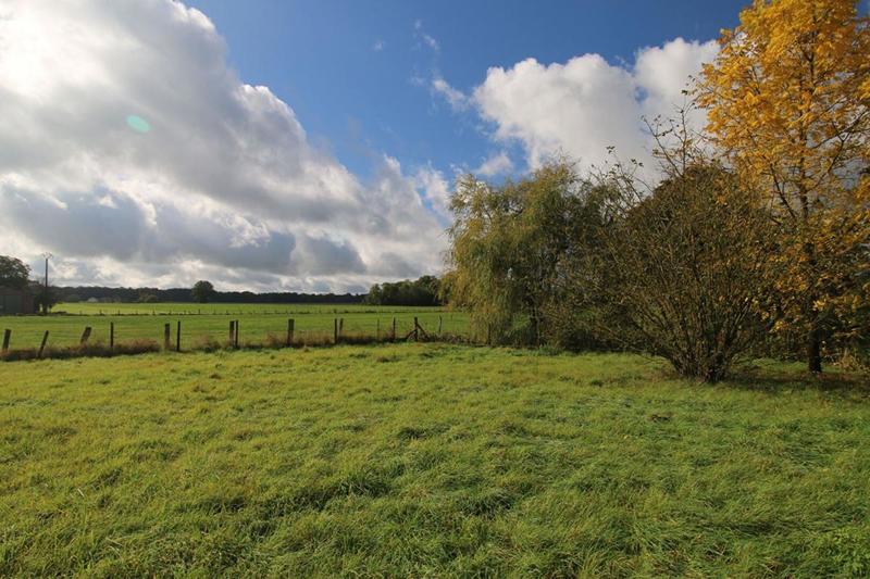 Terrain constructible - 838 m²