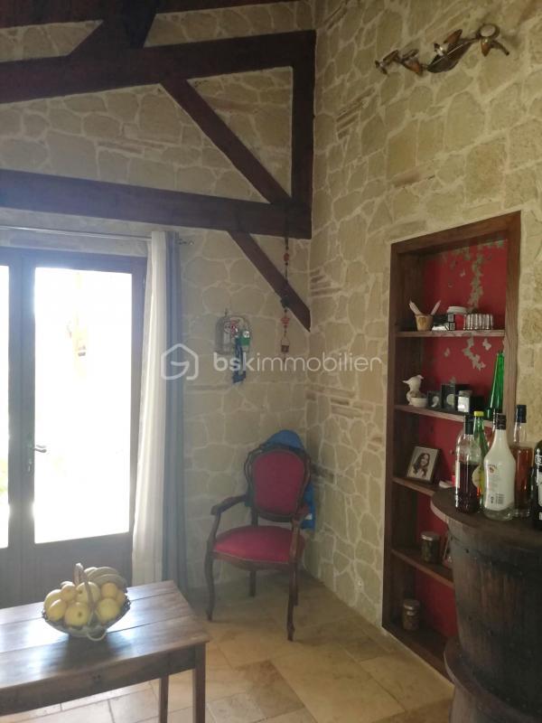 Propriété - 240 m² - 11 pièces