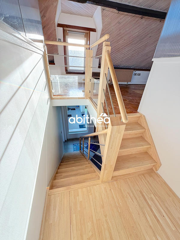 Maison - 182 m² - 6 pièces