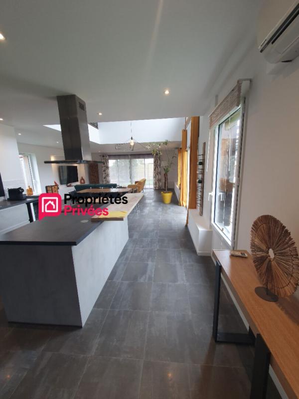 Maison - 180 m² - 5 pièces