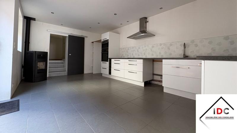 Maison - 180 m² - 7 pièces