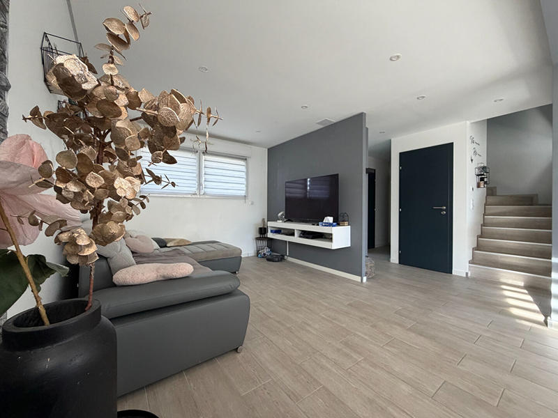 Maison - 92 m² - 5 pièces