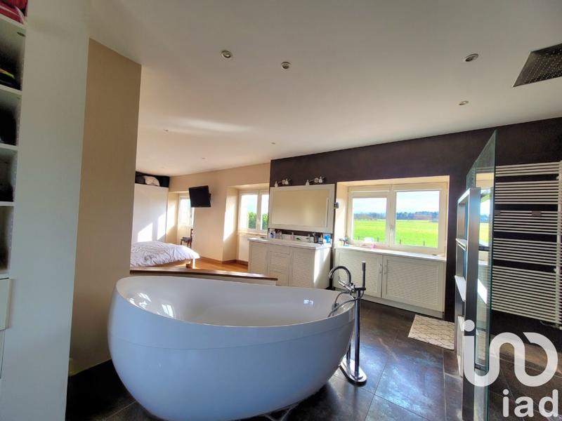 Maison - 400 m² - 9 pièces