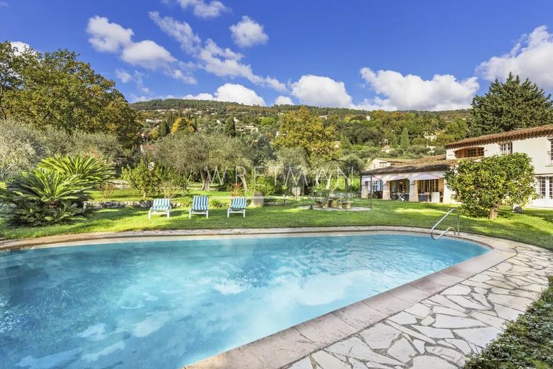 Villa - 252 m² - 5 pièces