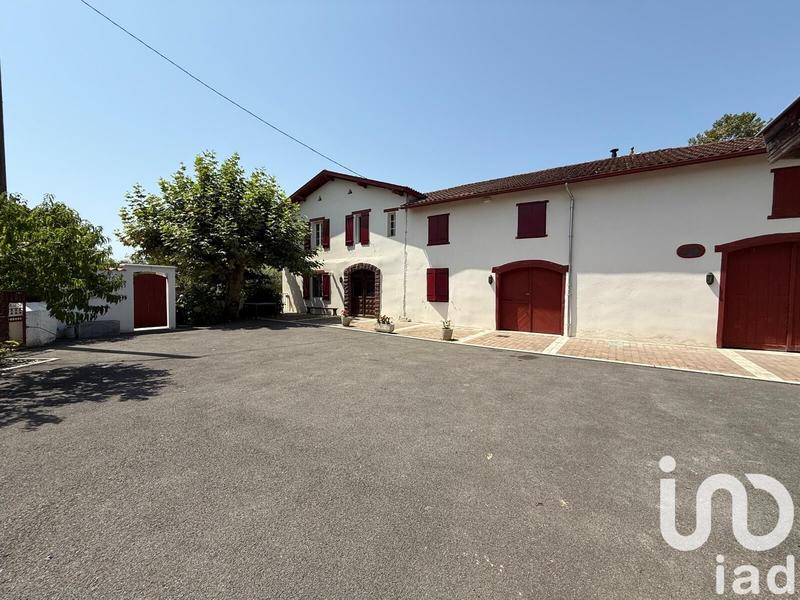 Maison de village - 385 m² - 14 pièces