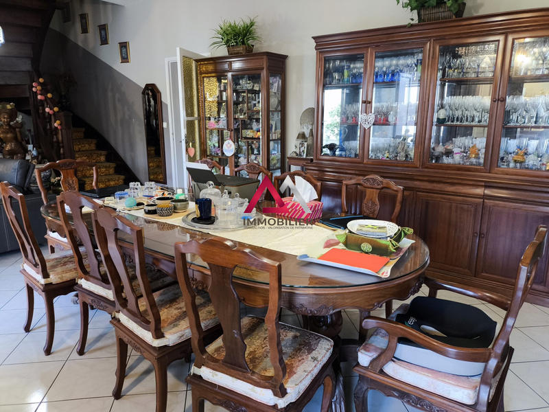 Villa - 231 m² - 9 pièces