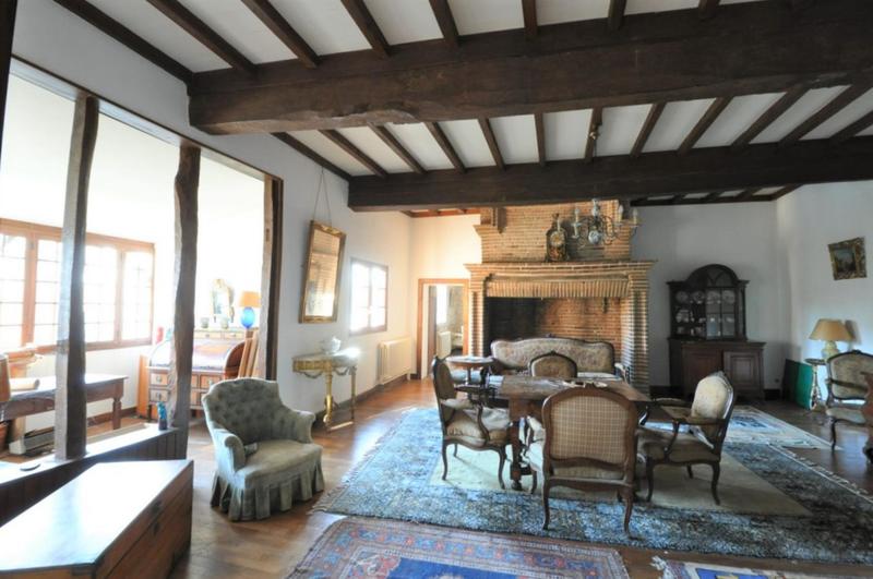 Maison - 416 m² - 11 pièces