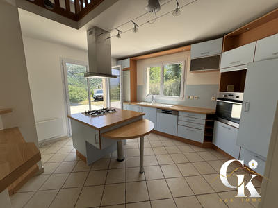 Maison - 140 m² - 6 pièces