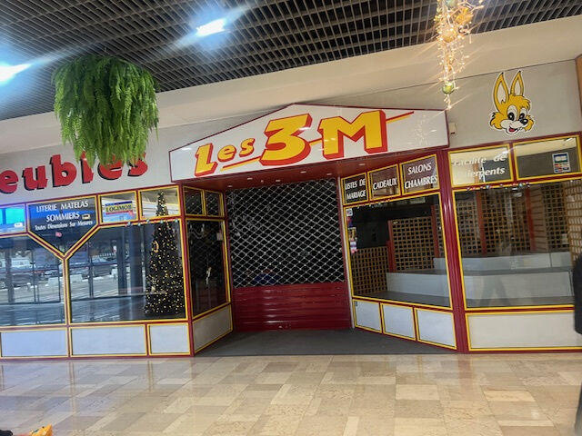Magasins - 229 m²
