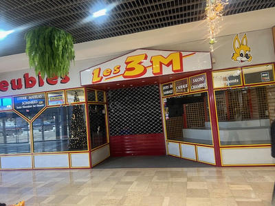 Magasins - 229 m²
