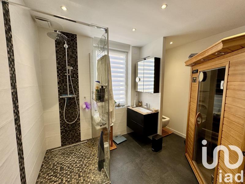 Maison - 257 m² - 12 pièces