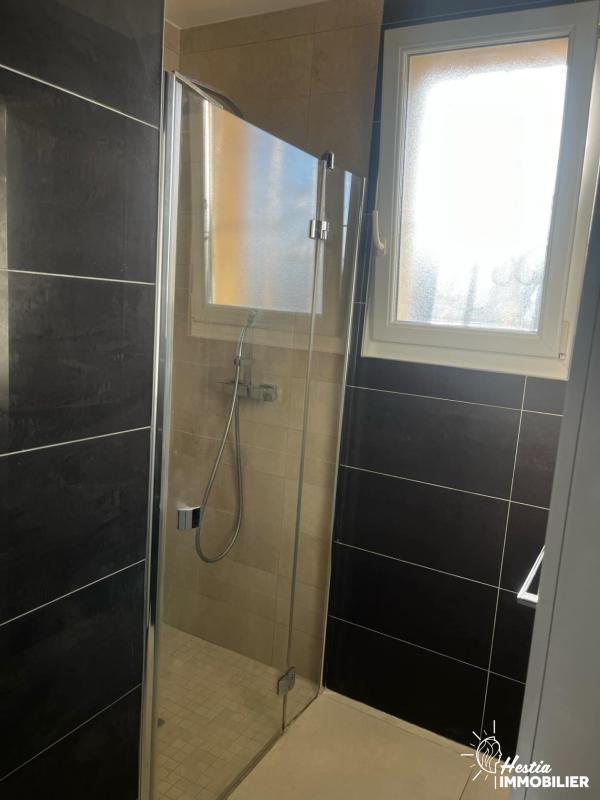 Maison - 99 m² - 6 pièces