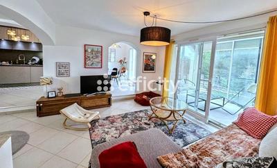 Maison - 90 m² - 3 pièces