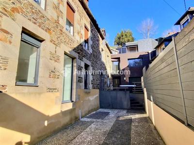 Maison - 240 m² - 8 pièces