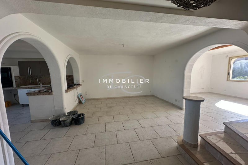 Maison - 300 m² - 14 pièces