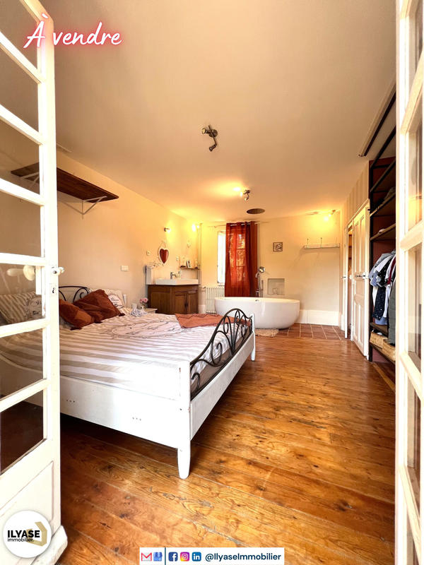 Maison - 356 m² - 11 pièces