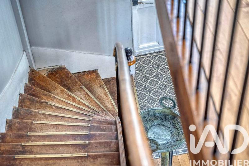 Maison - 241 m² - 6 pièces