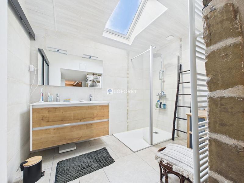 Maison en pierre - 211 m² - 10 pièces