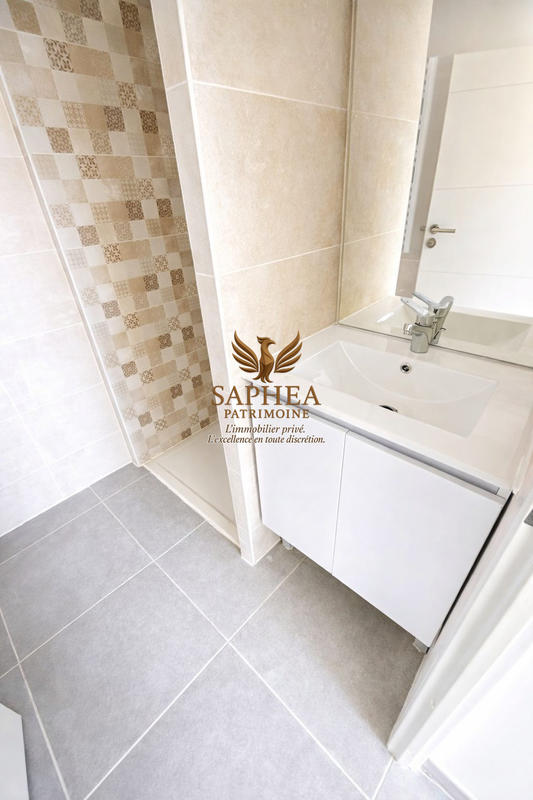 Appartement - 99 m² - 4 pièces