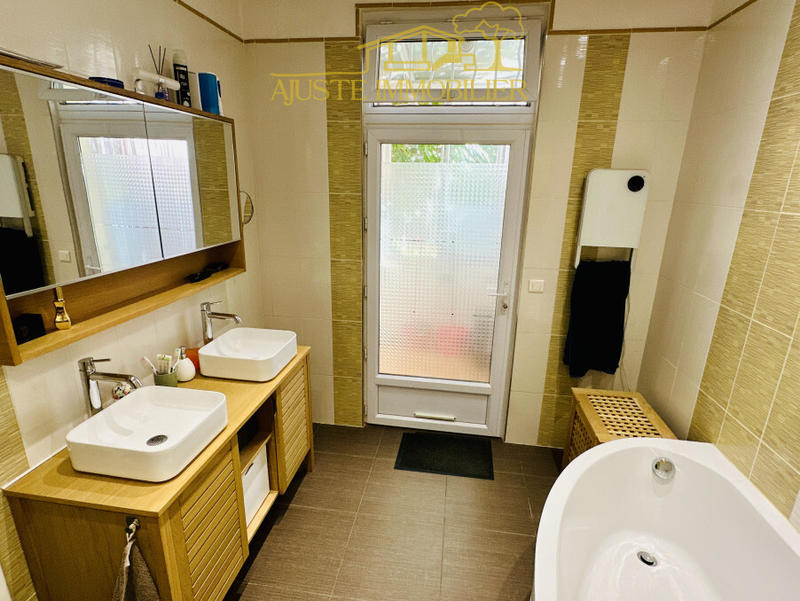 Maison - 137 m² - 5 pièces