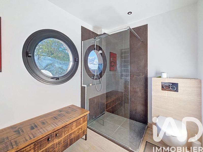 Maison - 180 m² - 7 pièces