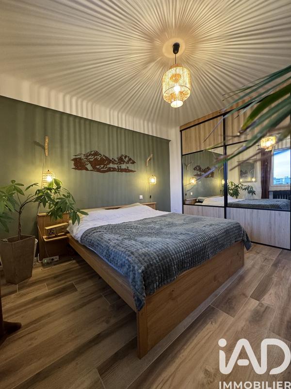 Appartement - 80 m² - 3 pièces