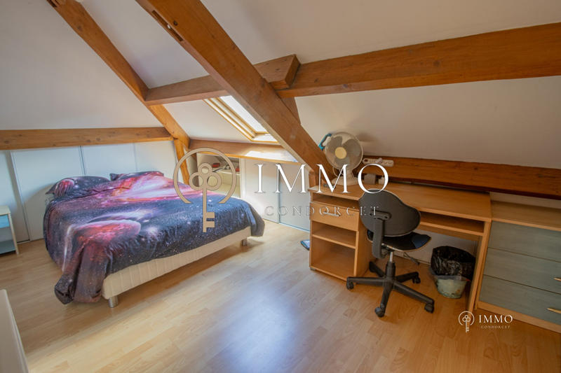 Maison - 182 m² - 8 pièces