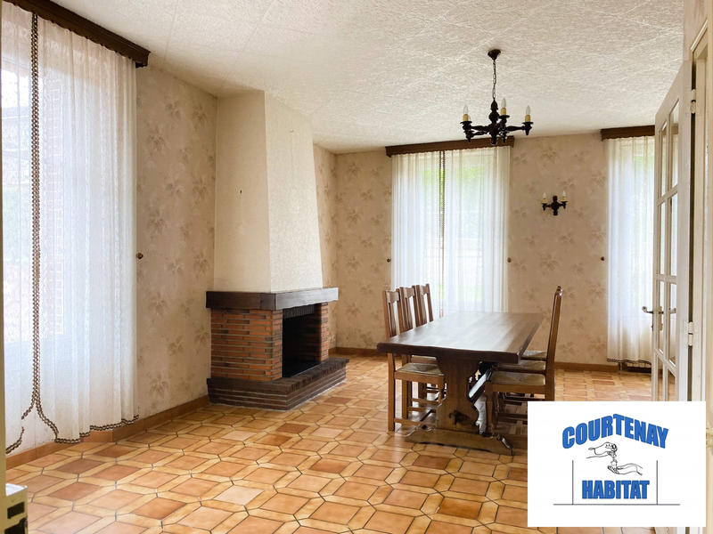 Maison traditionnelle - 211 m² - 7 pièces