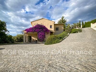 Villa - 180 m² - 7 pièces