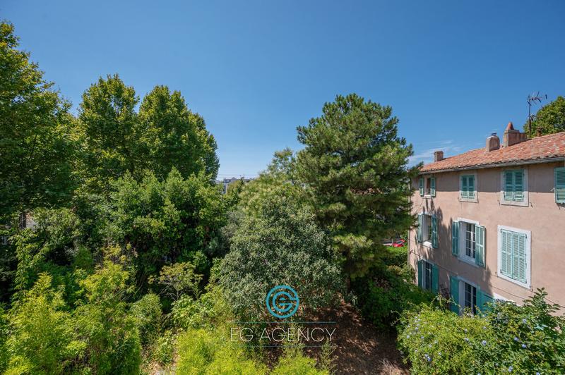 Maison - 280 m² - 7 pièces