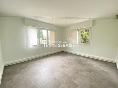 Local commercial - 143 m²