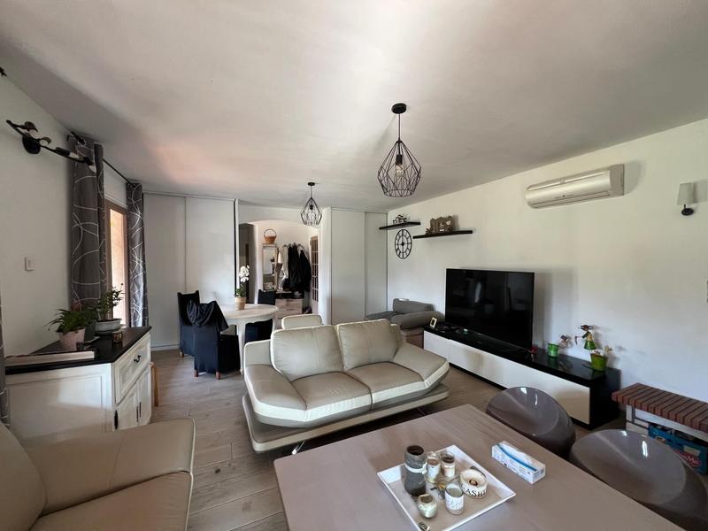 Maison - 90 m² - 3 pièces