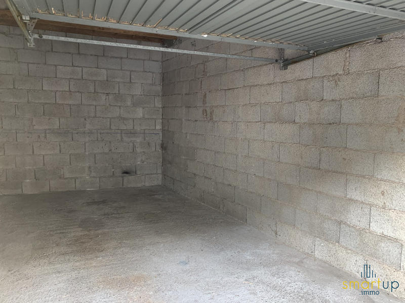 Parking / Garage - 13 m²