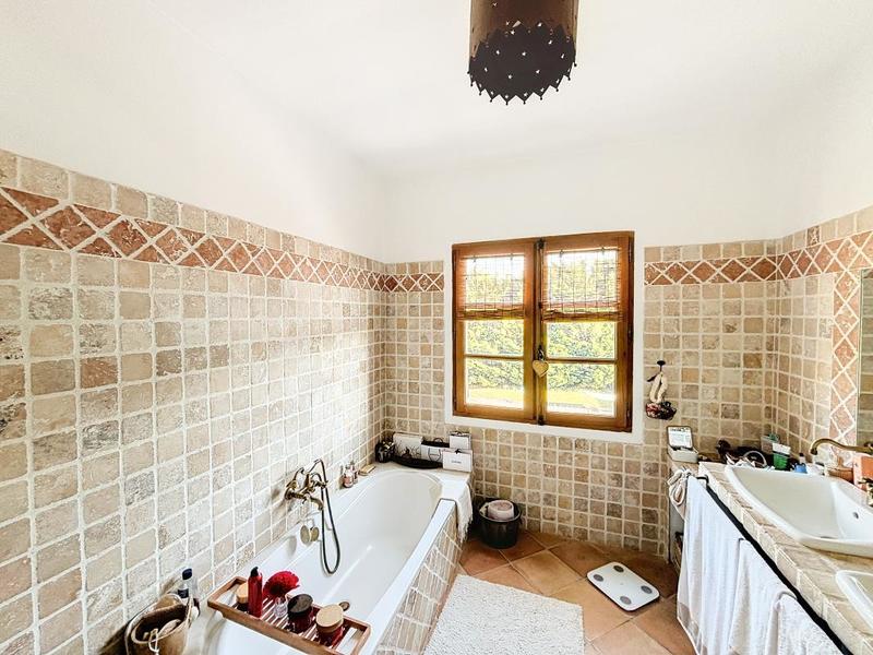 Villa - 240 m² - 6 pièces