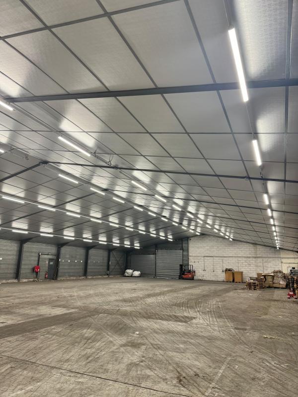 Entrepôt - 2 850 m²