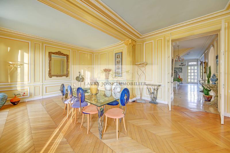 Villa - 485 m² - 12 pièces