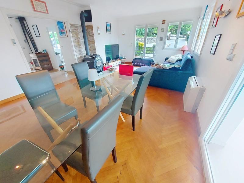 Maison - 161 m² - 8 pièces