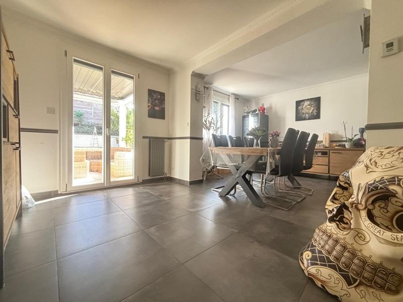 Maison - 163 m² - 7 pièces