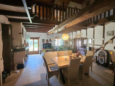 Maison en pierre - 196 m² - 5 pièces